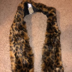 COPY - NWT JCrew Cheetah Faux Fur Skinny Scarf